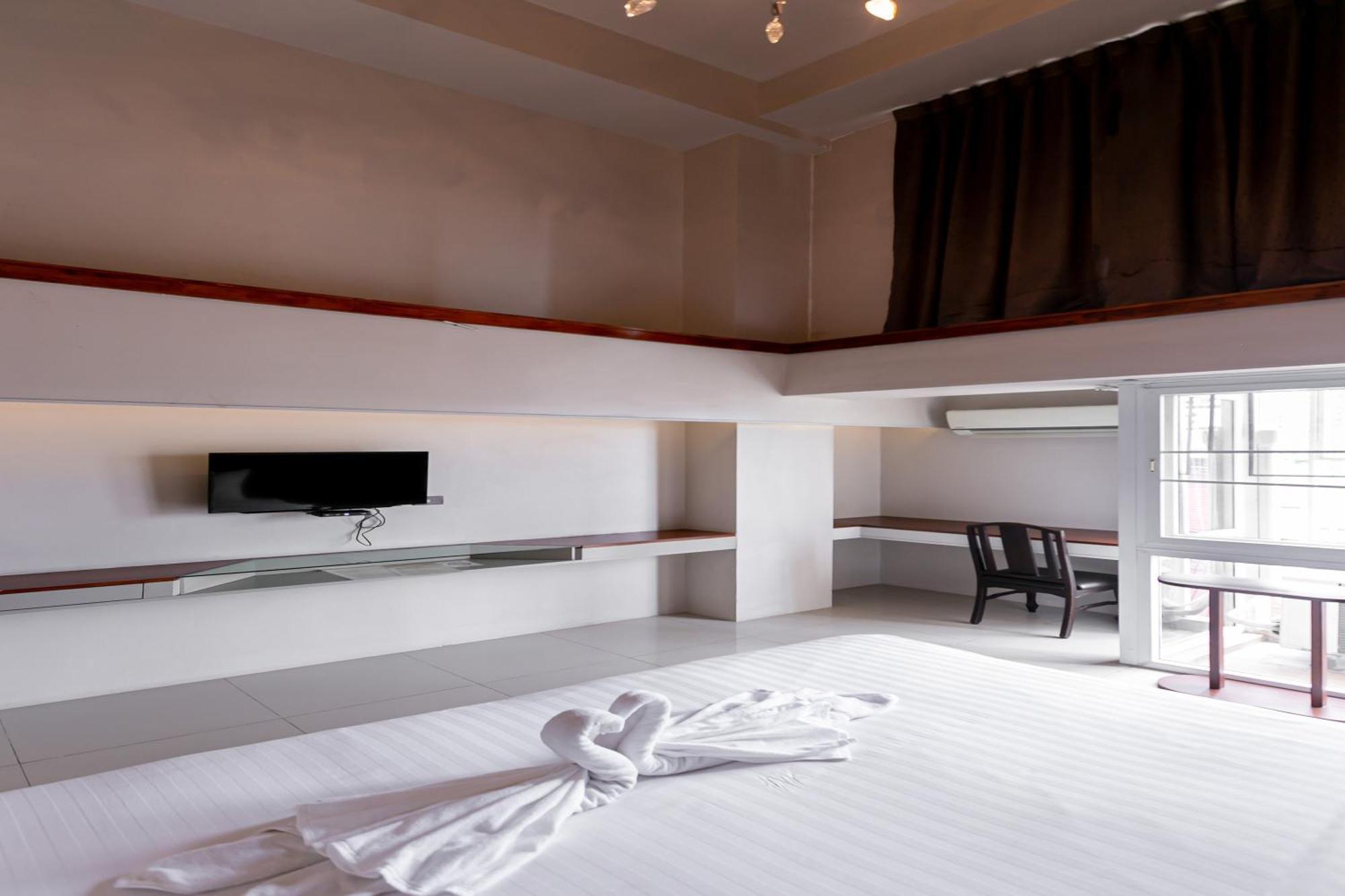 A Room Bangkok Sathorn Ngoại thất bức ảnh