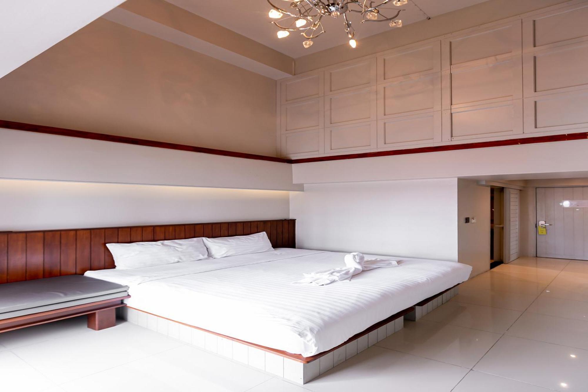 A Room Bangkok Sathorn Ngoại thất bức ảnh