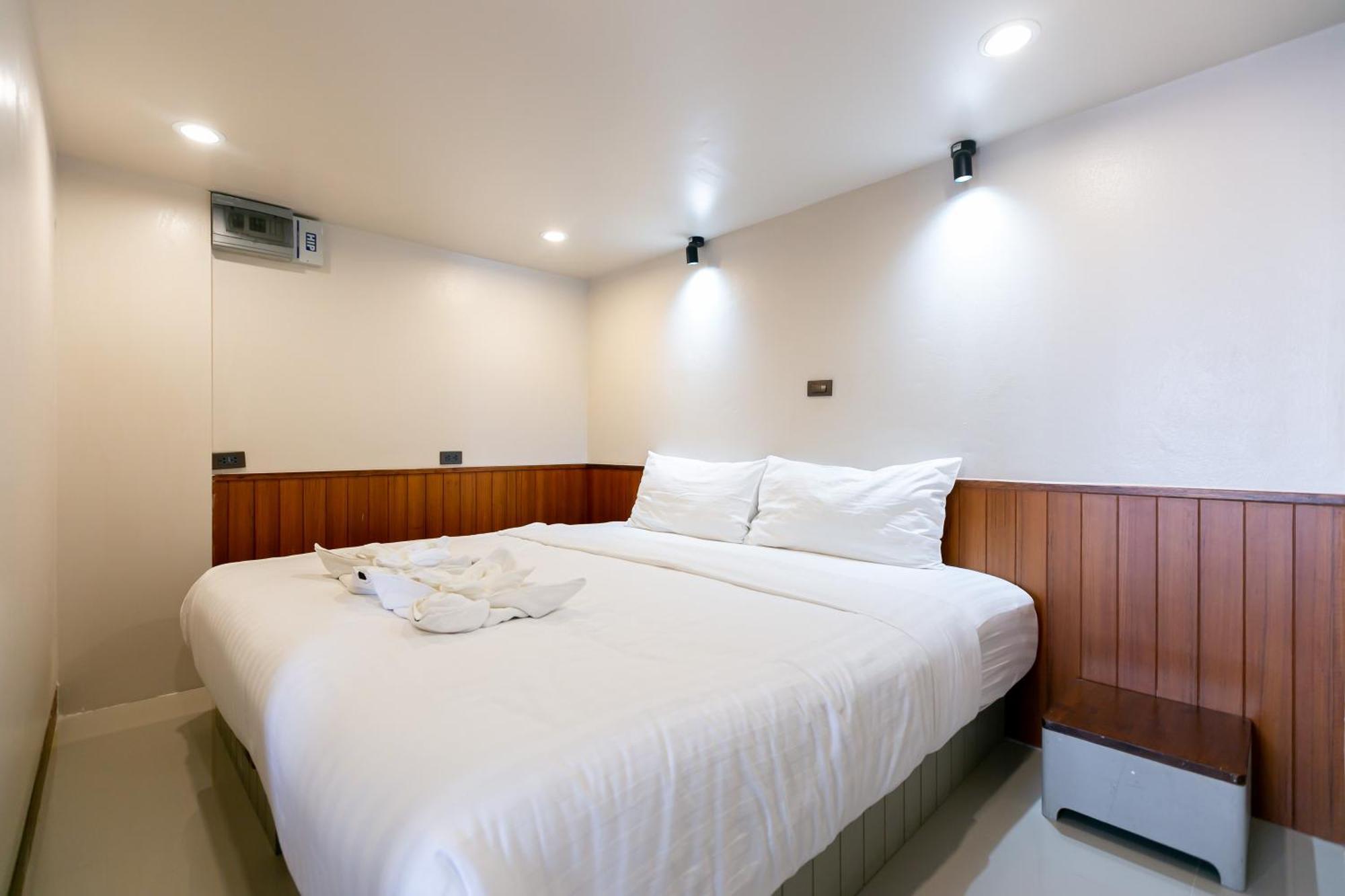 A Room Bangkok Sathorn Ngoại thất bức ảnh