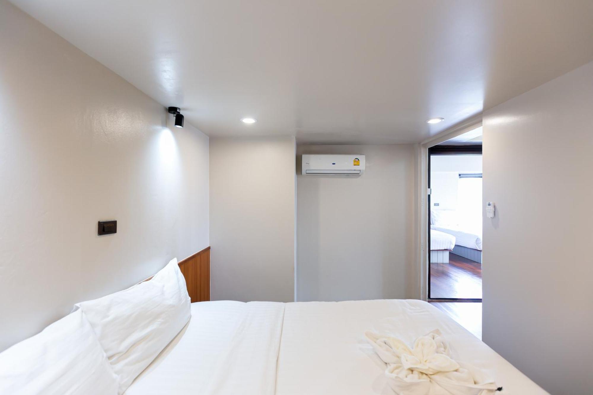 A Room Bangkok Sathorn Ngoại thất bức ảnh